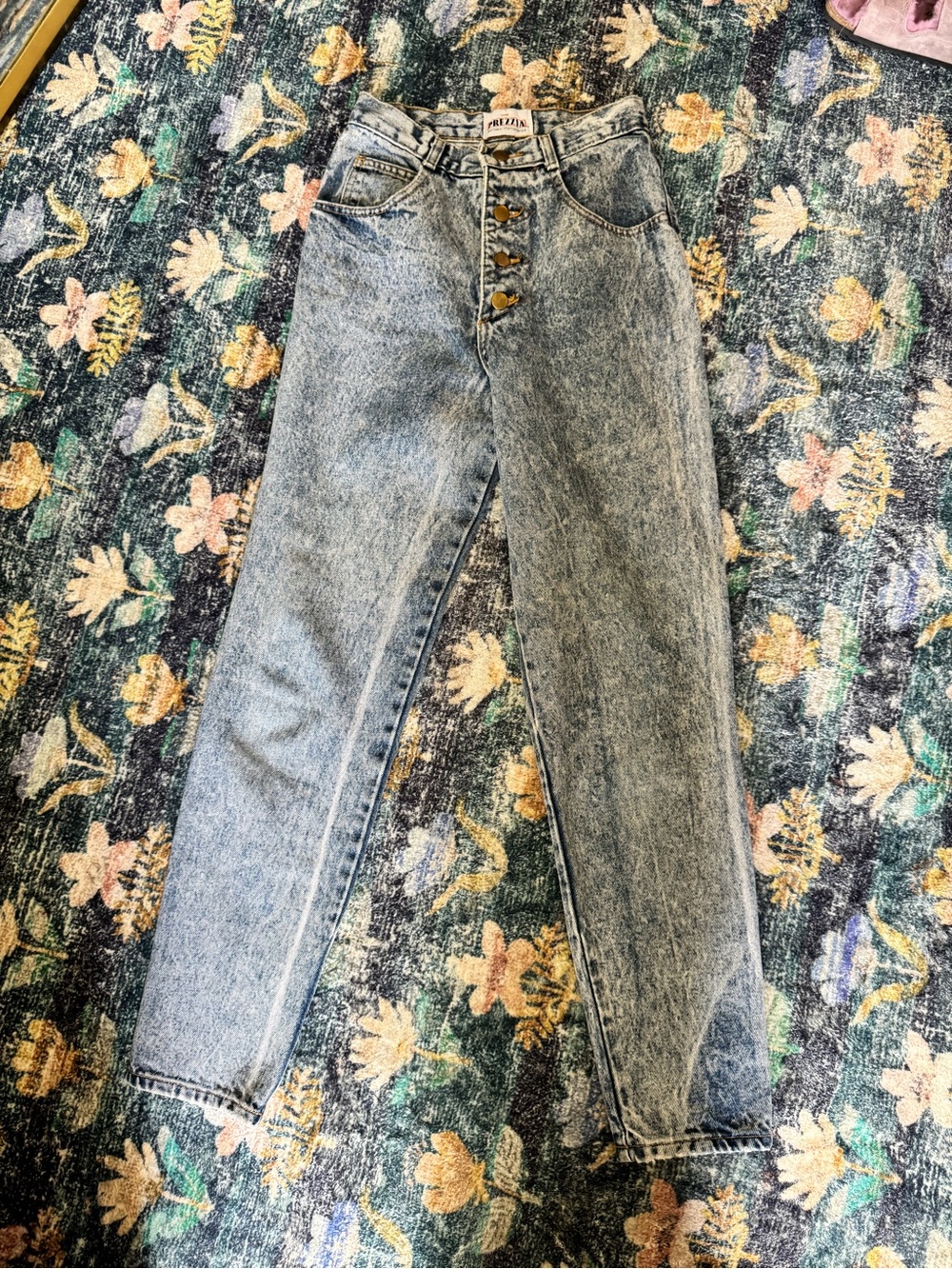 Vintage Prezzia High-Rise Acid Wash Jeans with Button Fly - Light Blue